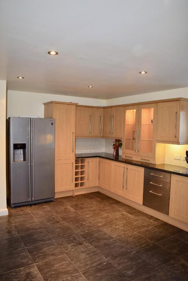 Kelpies Serviced Apartments Kavanagh- 5 Bedrooms Батгэйт Экстерьер фото